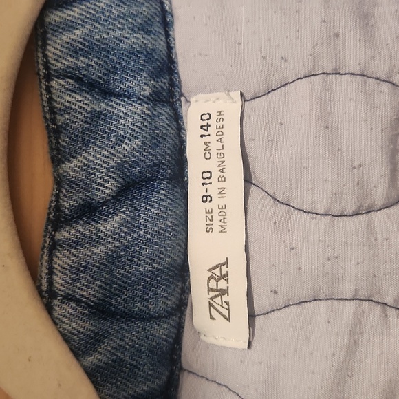 Zara size 9/10 quilted denim cardigan - Picture 2 of 3